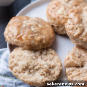 Black Pepper Honey Glazed Cheddar Biscuits 6 Cheddar Biscuits with Black Pepper Honey Glaze