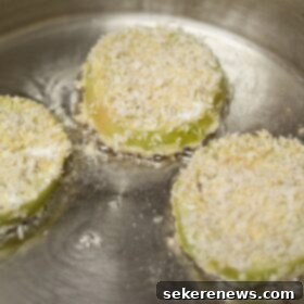 Southern Fried Lives 6 Fried Green Tomatoes in Pan